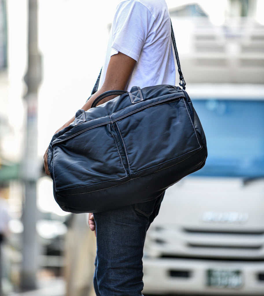 NYLON TRAVELING BAG